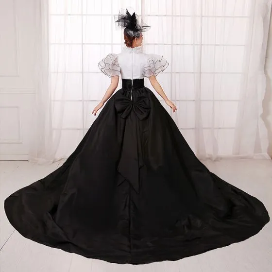 Vintage Retro Ball Gown Black White Prom Dresses 2018 High Neck Tulle Chapel Train Puffy 5476