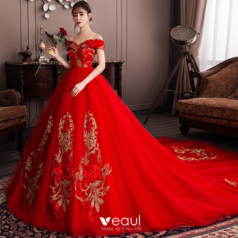 red marriage gown