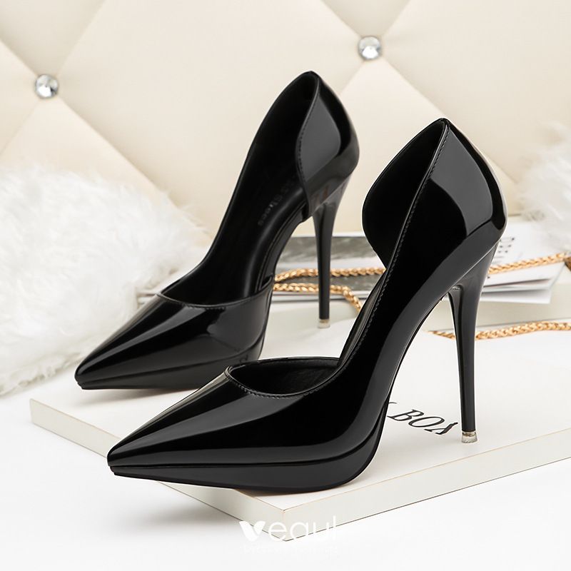 patent leather pointed toe heels