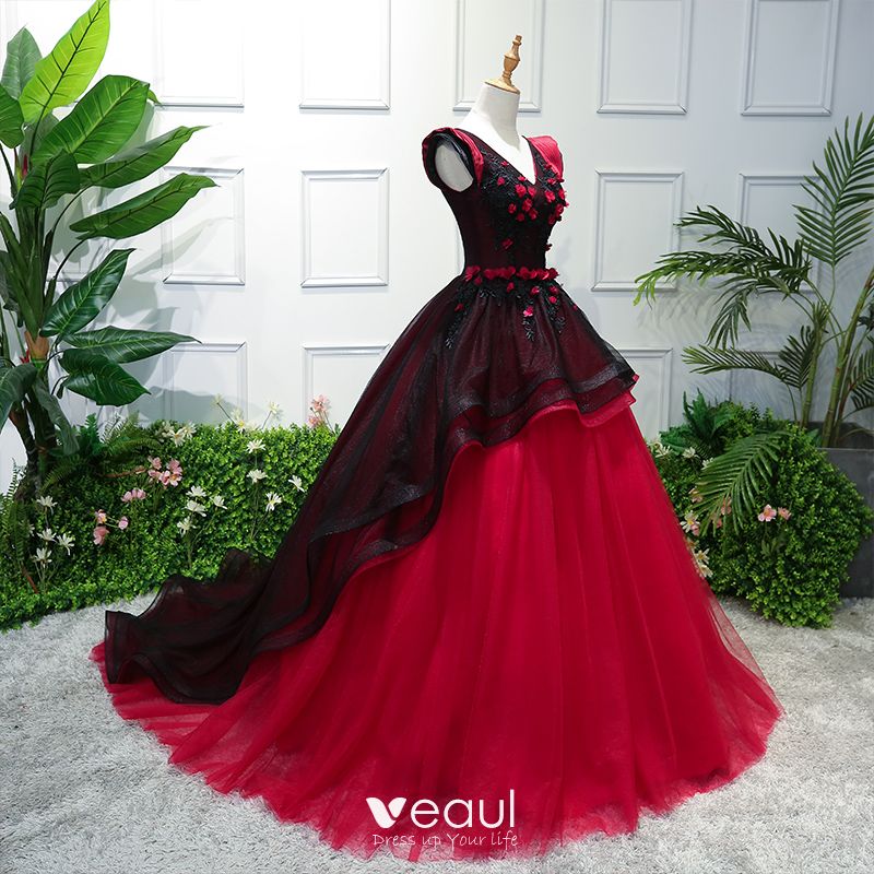 Платья красно черных цветов