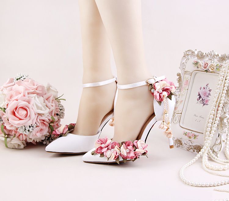 Chic / Beautiful White Outdoor / Garden Pearl Flower Womens Shoes