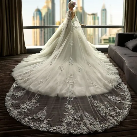 Stunning Ivory Wedding Dresses 2018 A-Line / Princess V-Neck Sleeveless ...