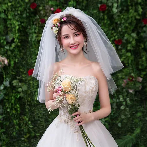 white tulle veil