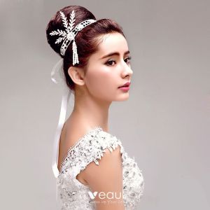 https://img.veaul.com/product/d9bd108779358f694dc6d4135a00a38e/rhinestone-pearl-leaf-bridal-headdress-wedding-hair-accessories-800x800.jpg?x-oss-process=image/resize,h_300,w_300