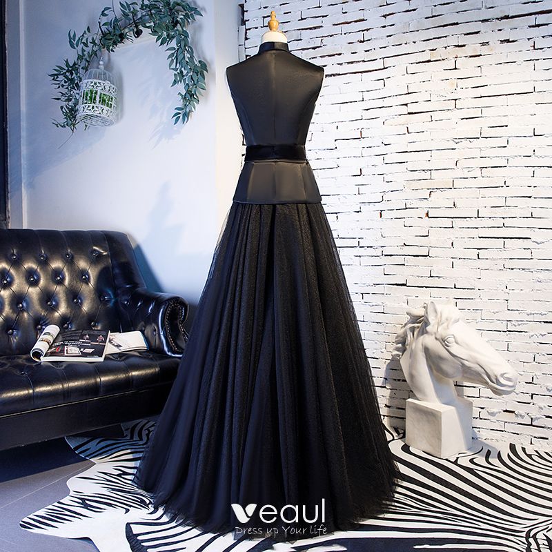 black floor length prom dress