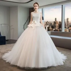 Modest / Simple Ivory Wedding Dresses 2019 A-Line / Princess Scoop Neck Sleeveless Backless Beading Bow Sweep Train Ruffle