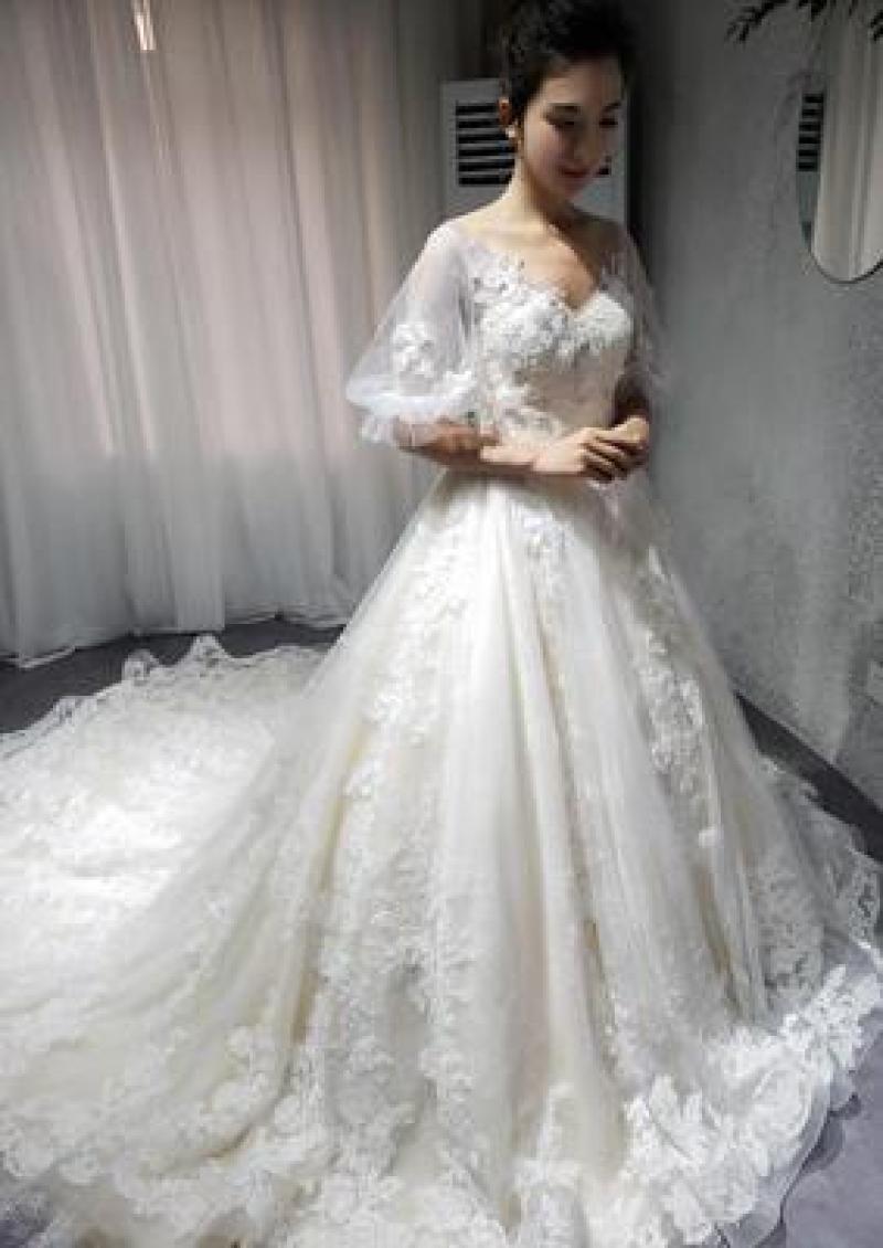 Charming Champagne Wedding Dresses 2019 Ball Gown V-Neck Appliques ...