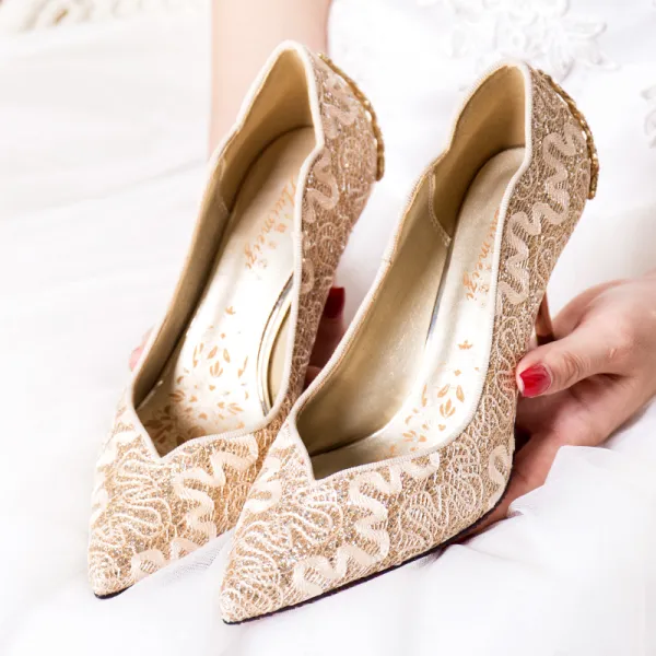 Sparkly Gold Wedding Shoes 2018 Lace Flower Sequins Rhinestone Leather Pointed Toe Pumps